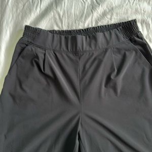 Athleta Brooklyn Wide Leg Crop. Size 10. Black.